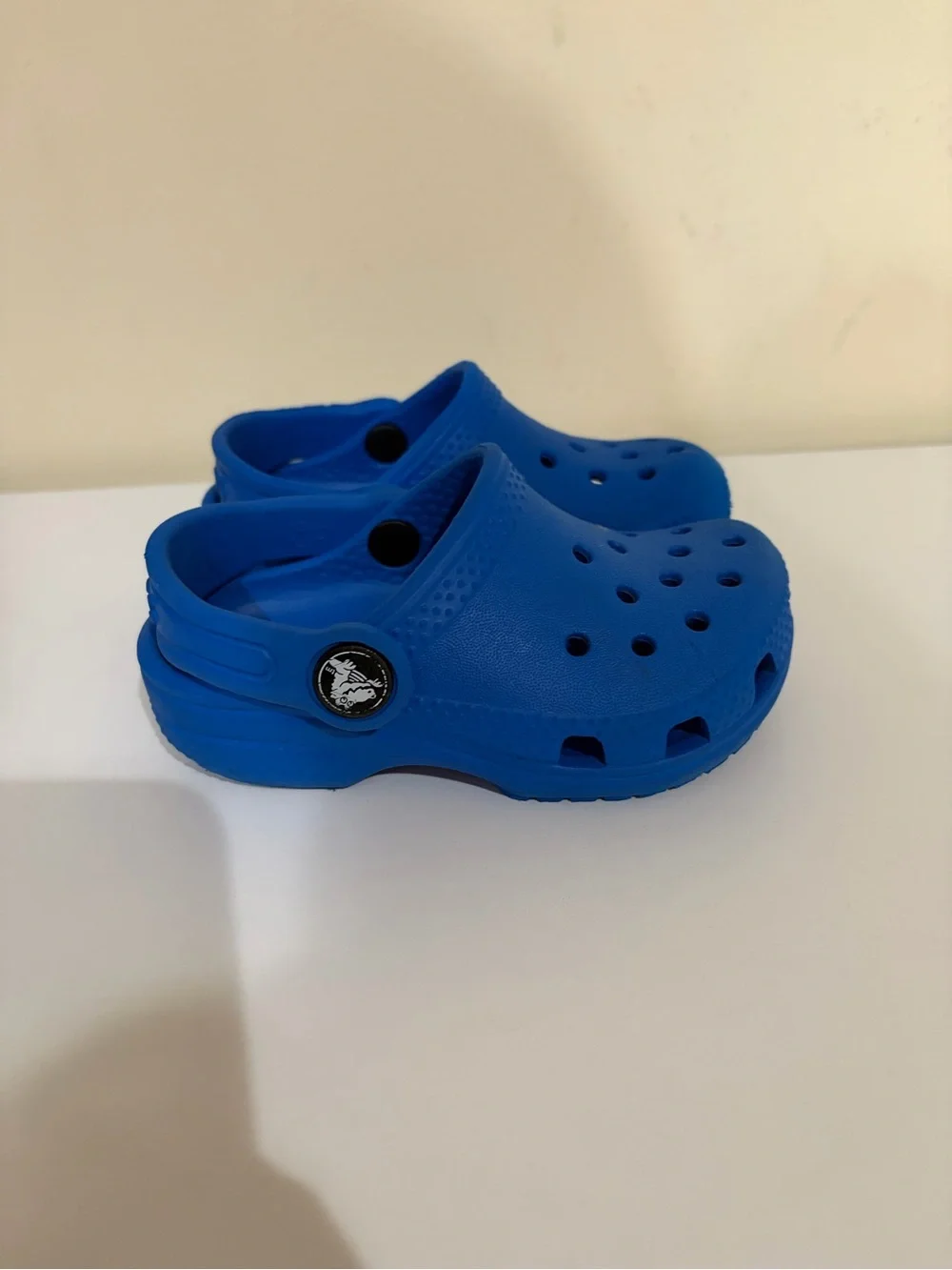 CROCS Kids Classic Clog in Bright Blue